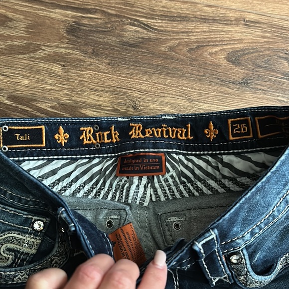 Rock Revival Like new! - Picture 4 of 6